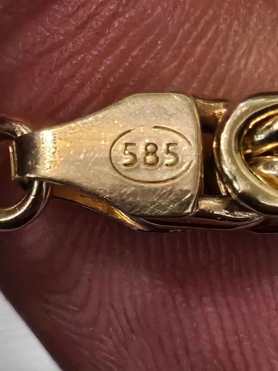 Gold 14 ct chain and cross - Image 2