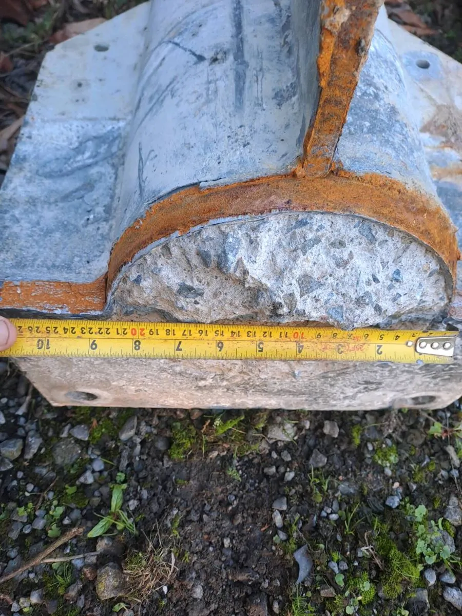 Steel post, well pump and layflat - Image 3