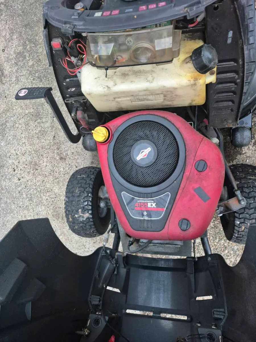 Castlegarden Ride on Mower - Image 3
