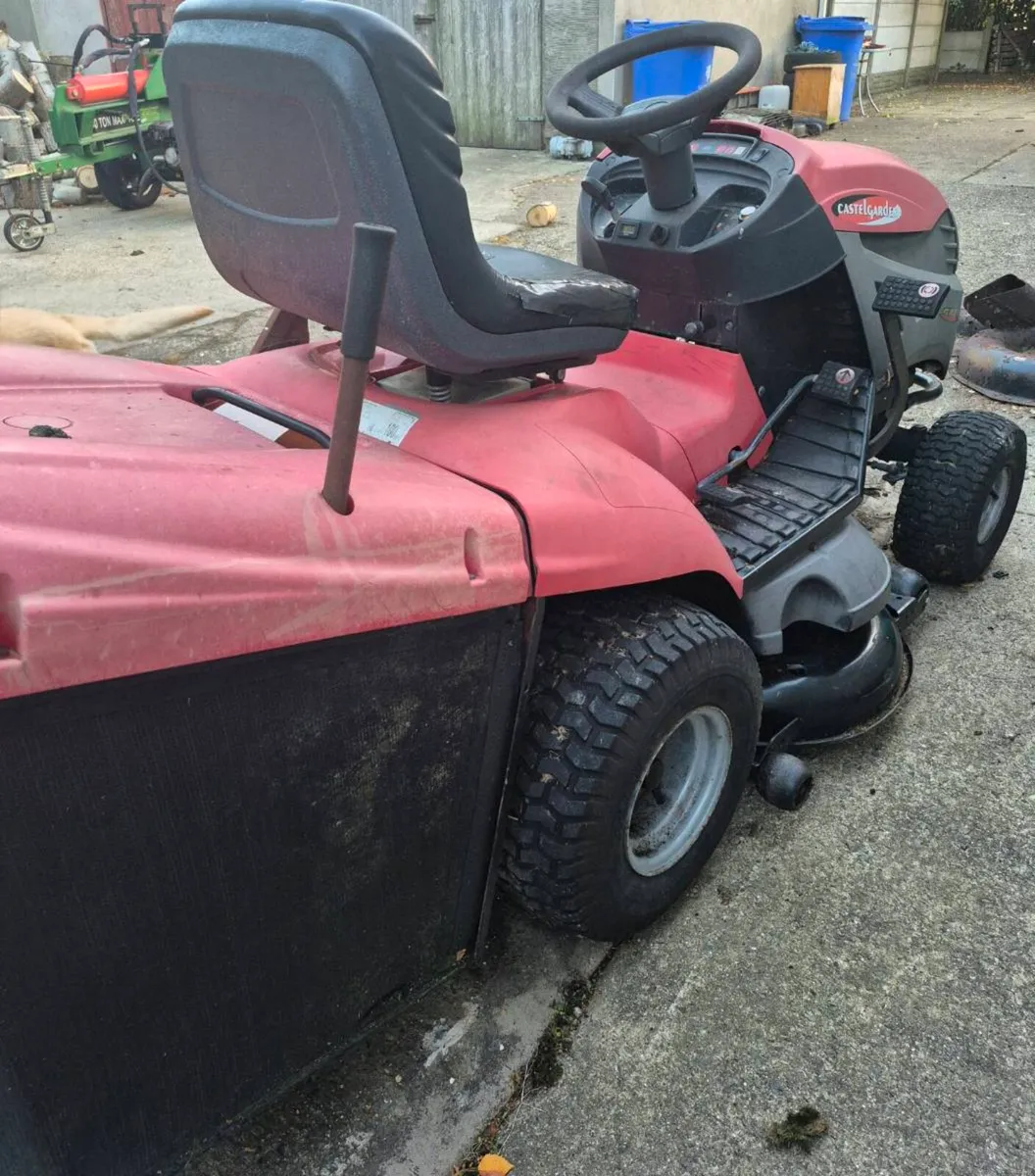 Castlegarden Ride on Mower - Image 4