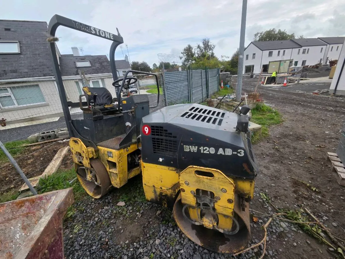 Bomag 120 vibrating roller - Image 1