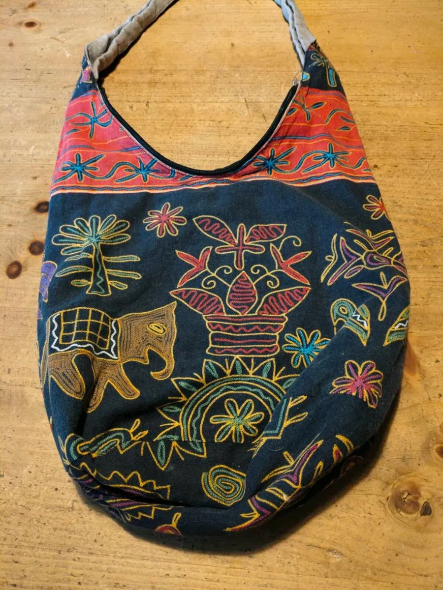 Boho canvas print bag, great condition, reds and b - Image 2