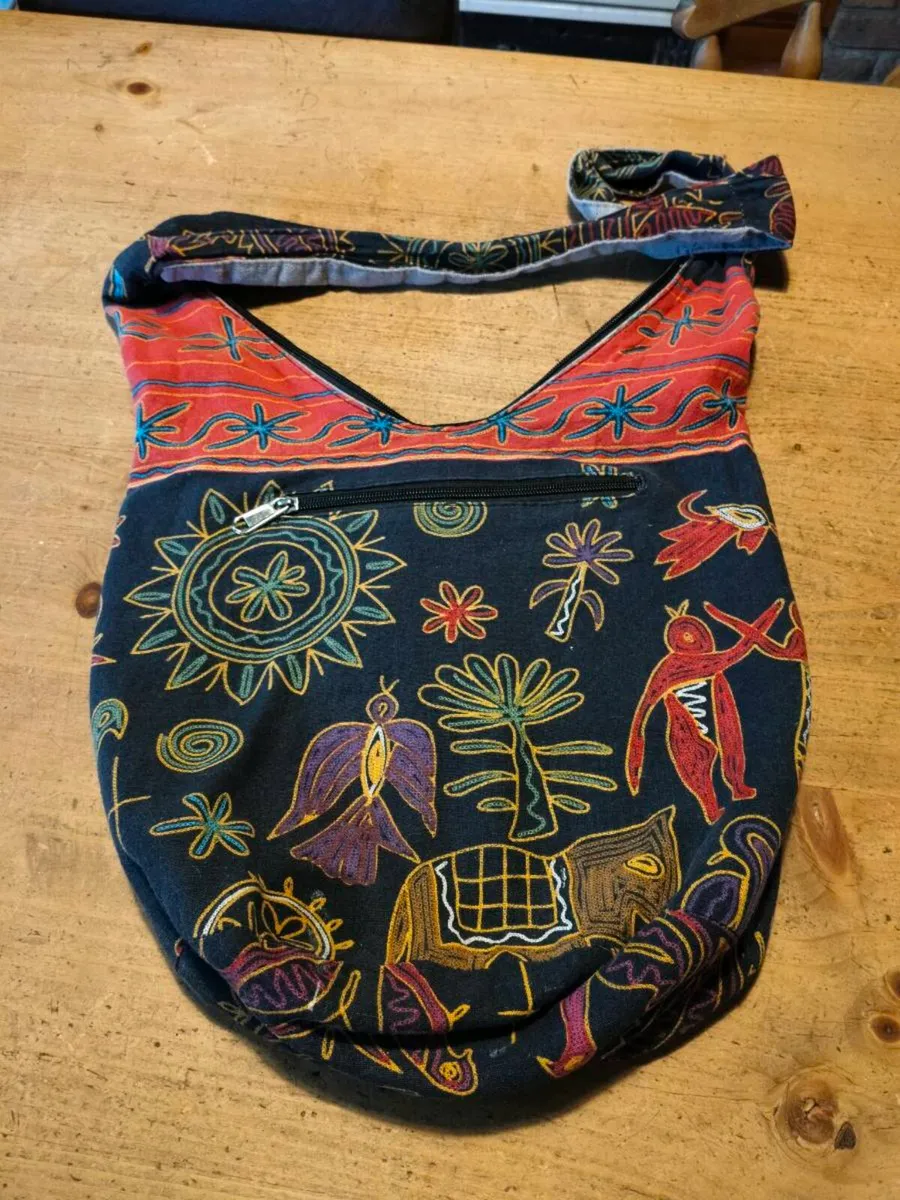 Boho canvas print bag, great condition, reds and b - Image 1