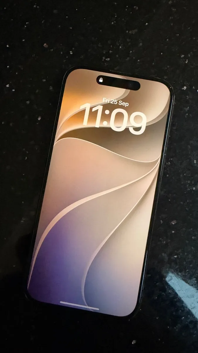 iPhone 15 Pro 128 gb - Image 1