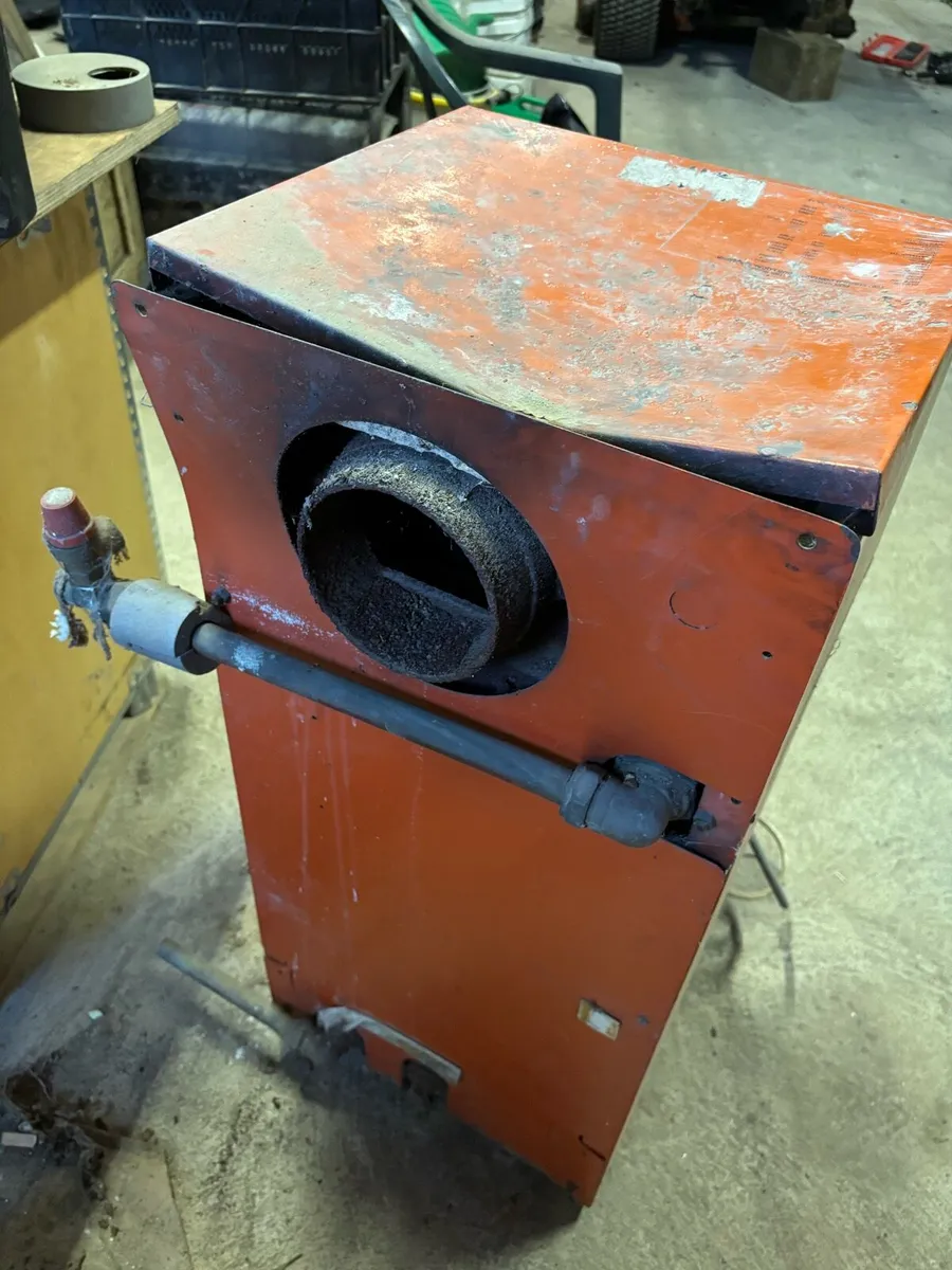 Oil boiler - Image 4