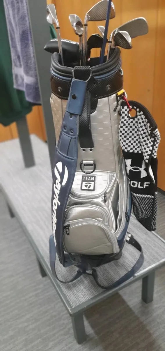 TAYLORMADE QI10 TOUR BAG - Image 2