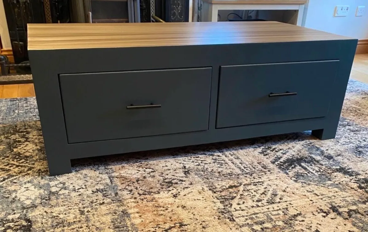 Large coffee table - Image 2