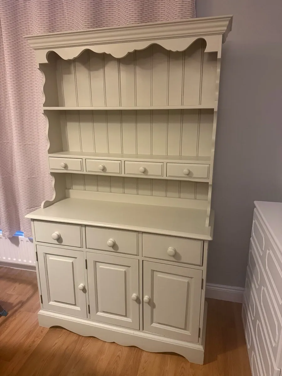 Dresser - Image 1