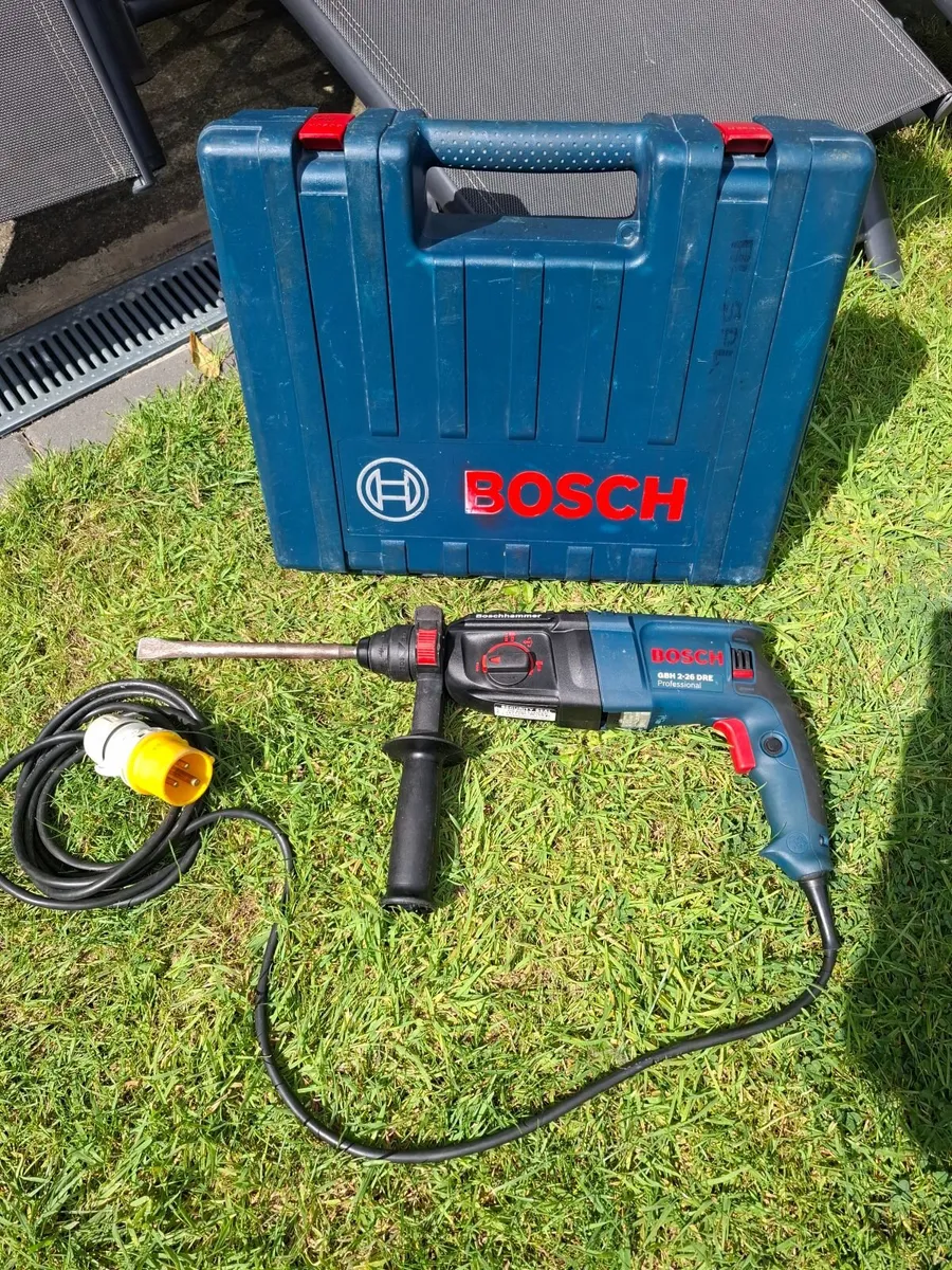 Bosch drill/breaker - Image 1