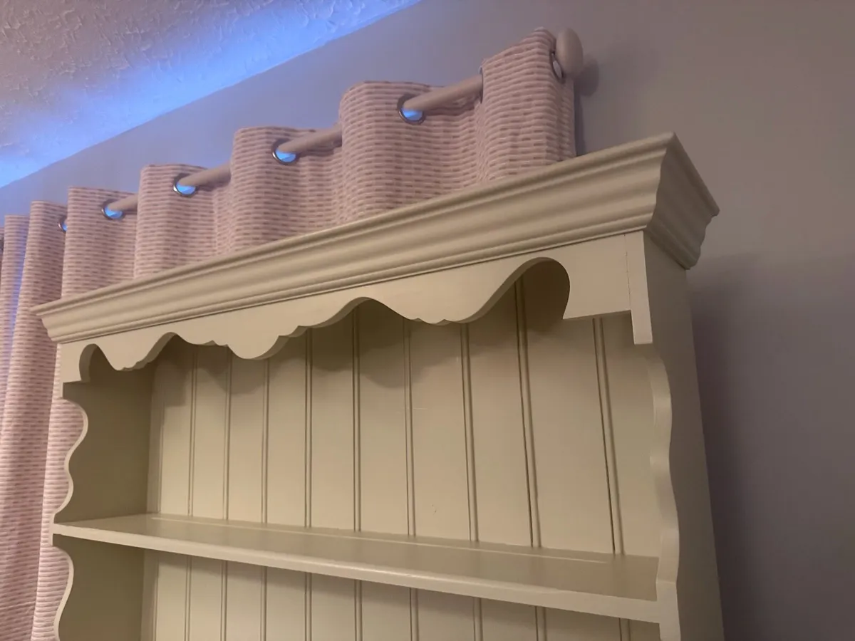 Dresser - Image 2