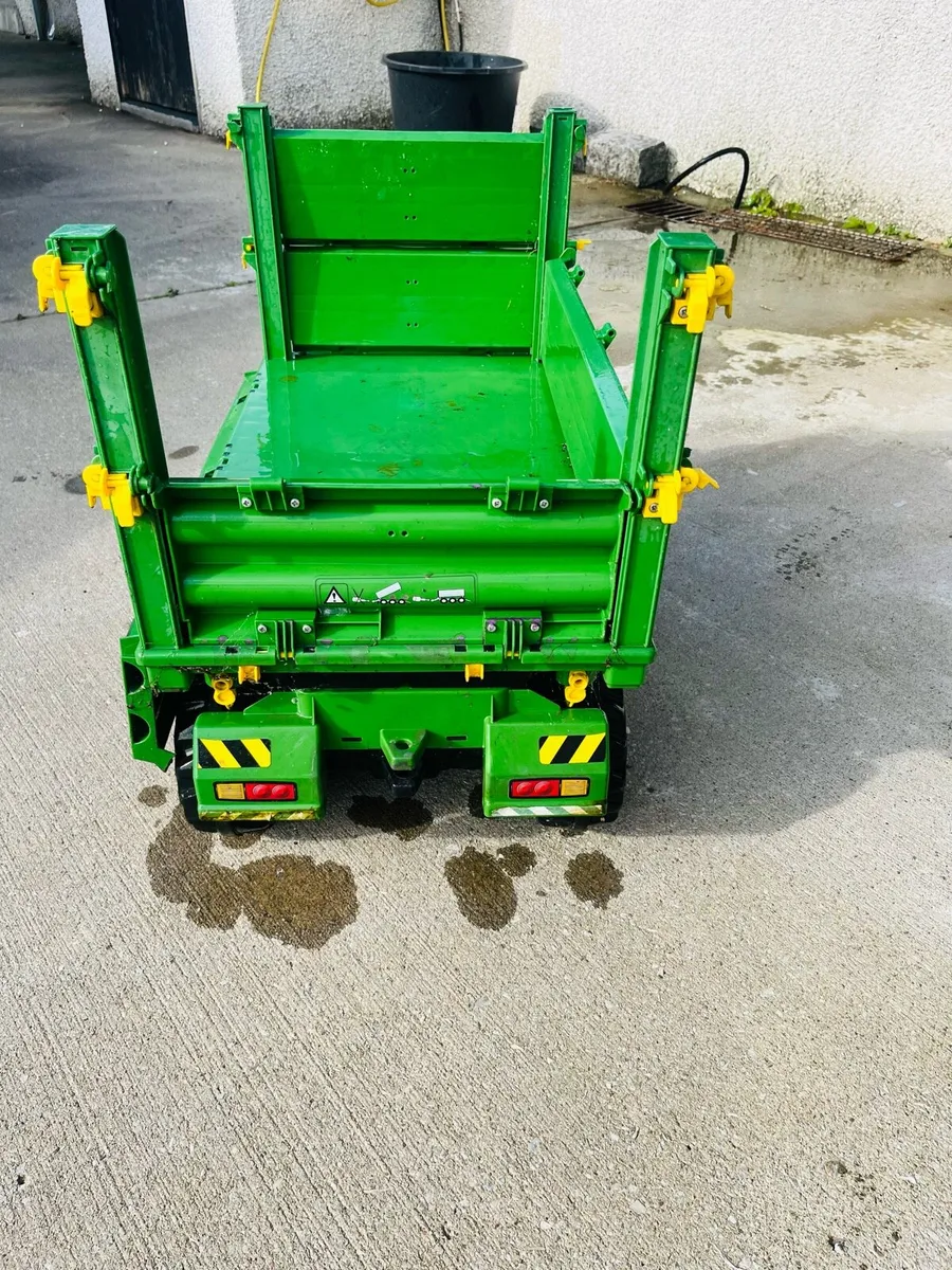 Trailer toys - Image 1