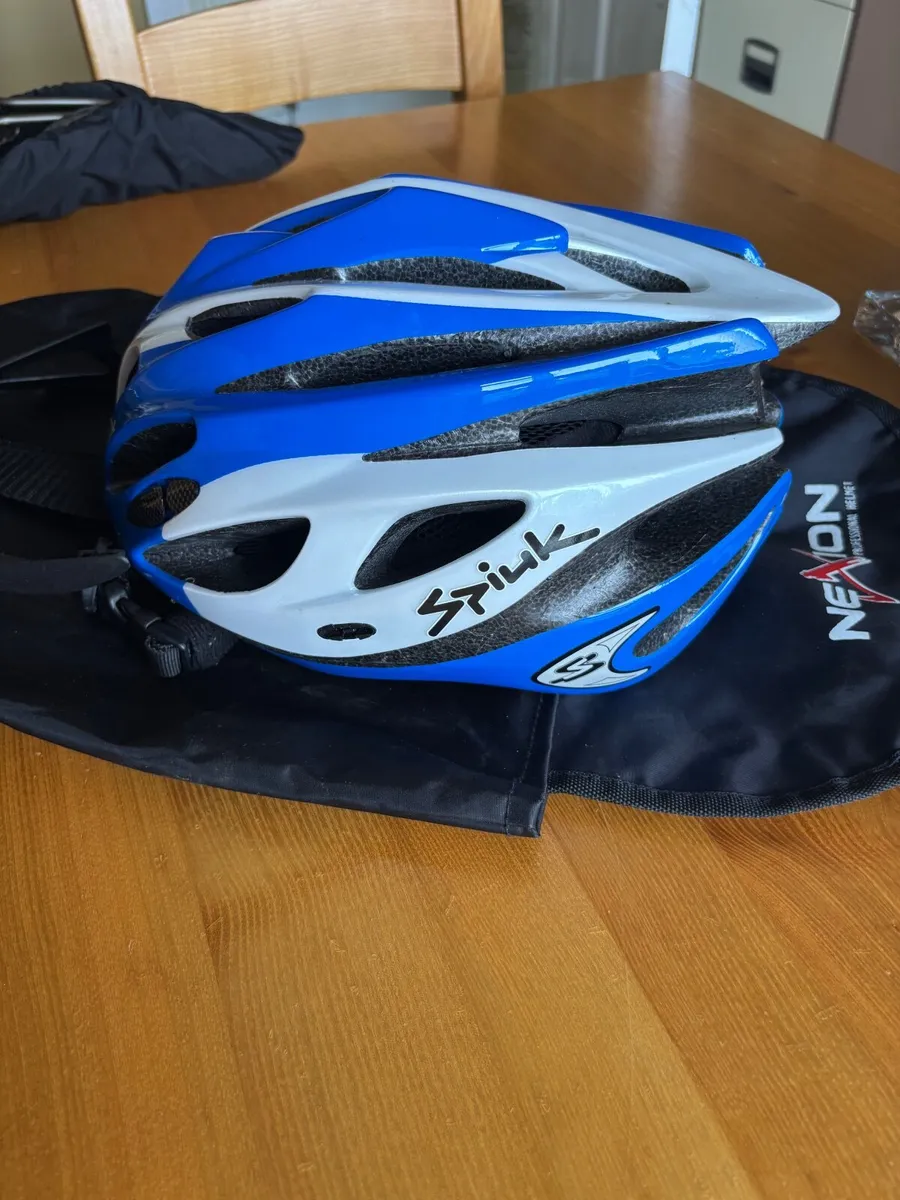 Cycling helmet - Image 3
