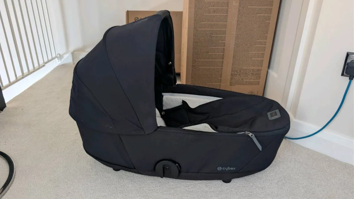 Cybex MIOS Lux Carry Cot - Image 1