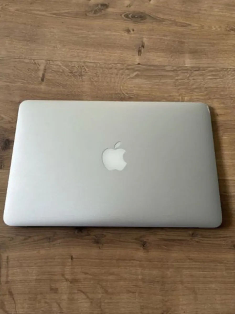 Apple MacBook Air 11 2014 , Core i5 , 4/128Gb - Image 1