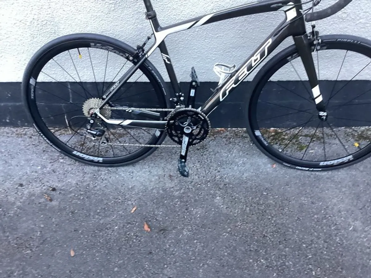 Felt Z5 full carbon road bike for sale - Image 1
