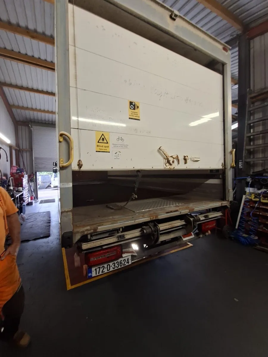 Daf lf 45 20 ft box & Tailift (Auto ) - Image 3