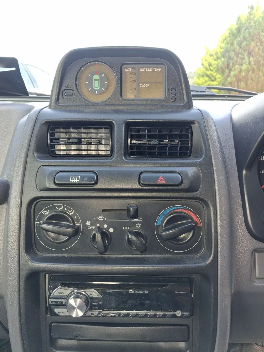 Mitsubishi Pajero 1996 - Image 2