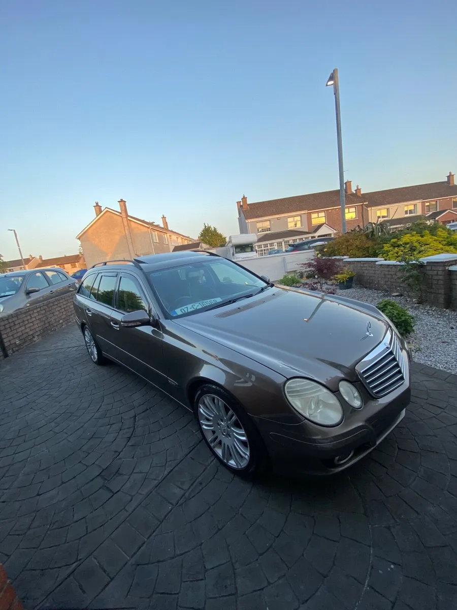 Mercedes e200 sport wagon - Image 2