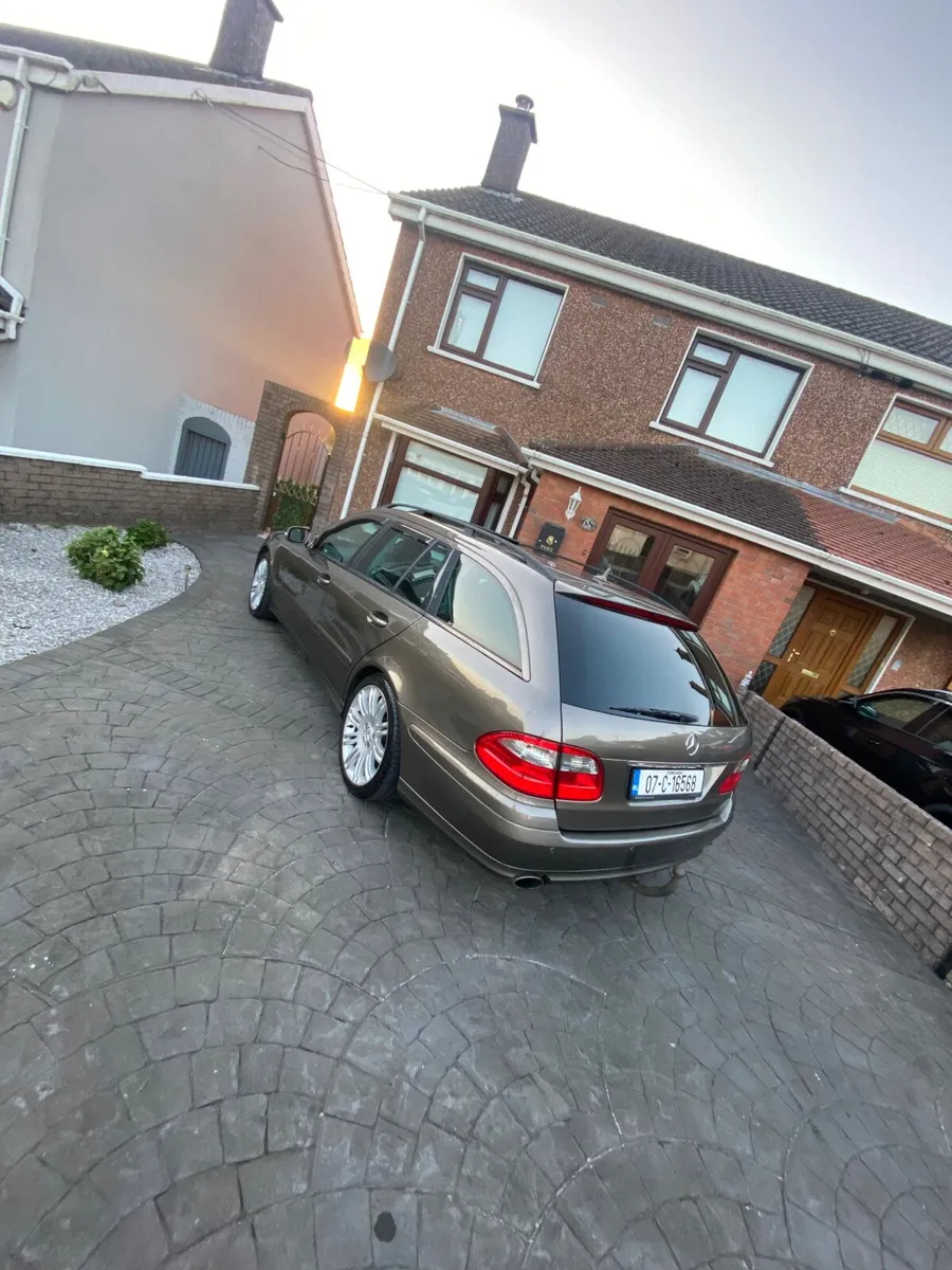 Mercedes e200 sport wagon - Image 3