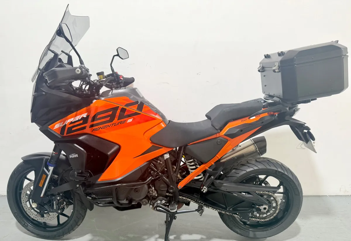 KTM 1290 SUPER ADVENTURE S 2023 - Image 2