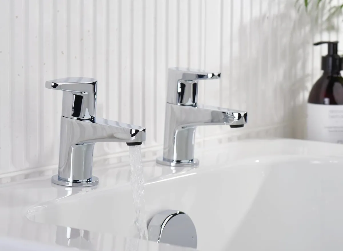 Bathroom Taps Chrome Pillar Bath - Image 4