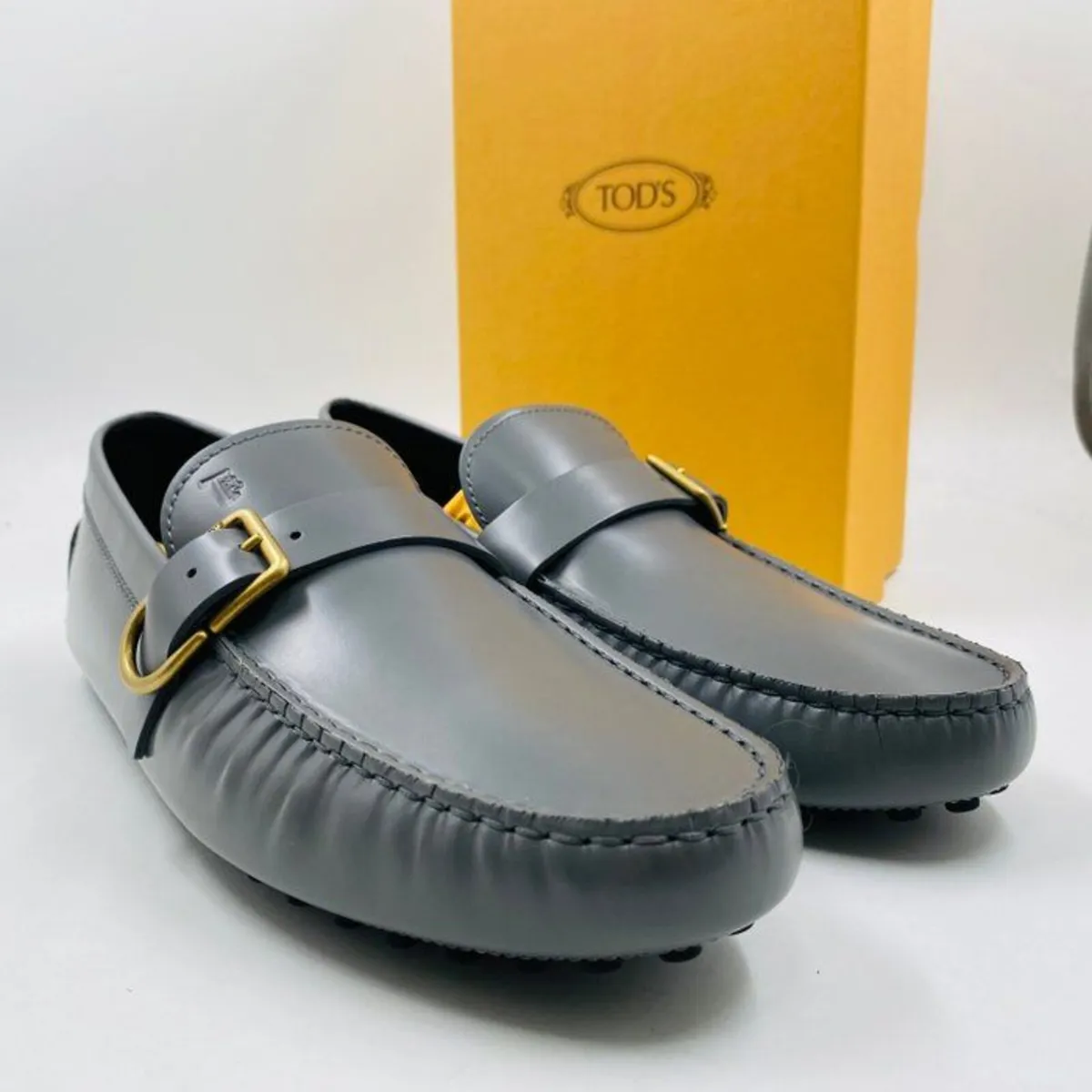 Tod's Men Grey Leather Loafers - Image 1