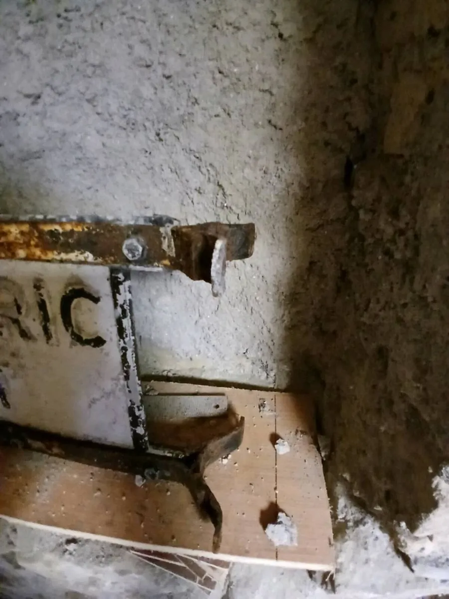 Vintage finger post sign - Image 3