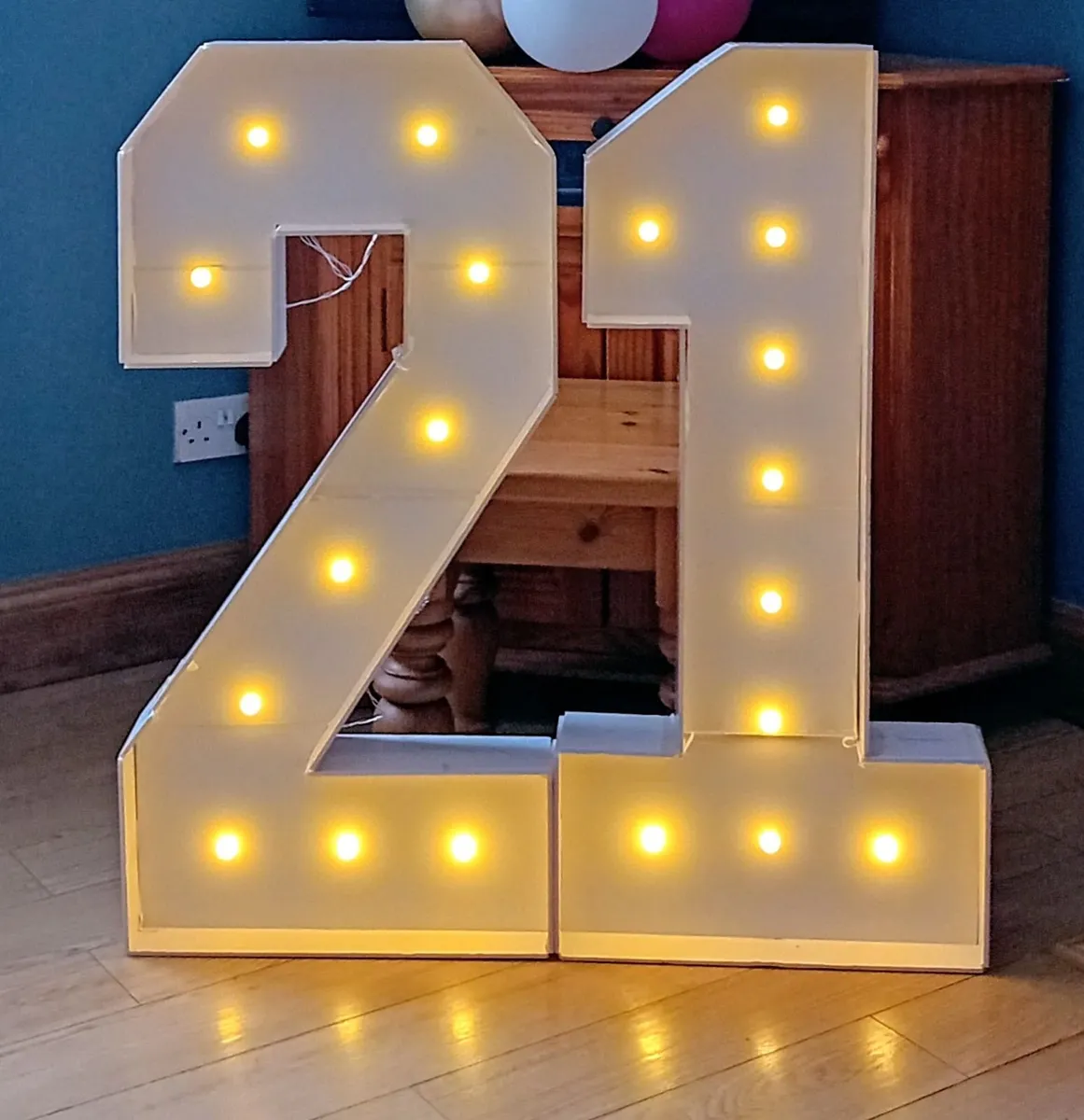 Decor - Image 2