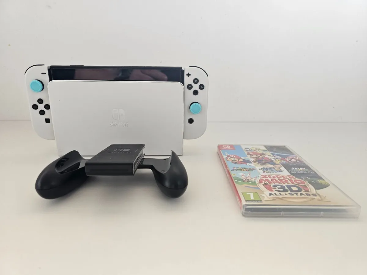 Nintendo Switch OLED - Image 2