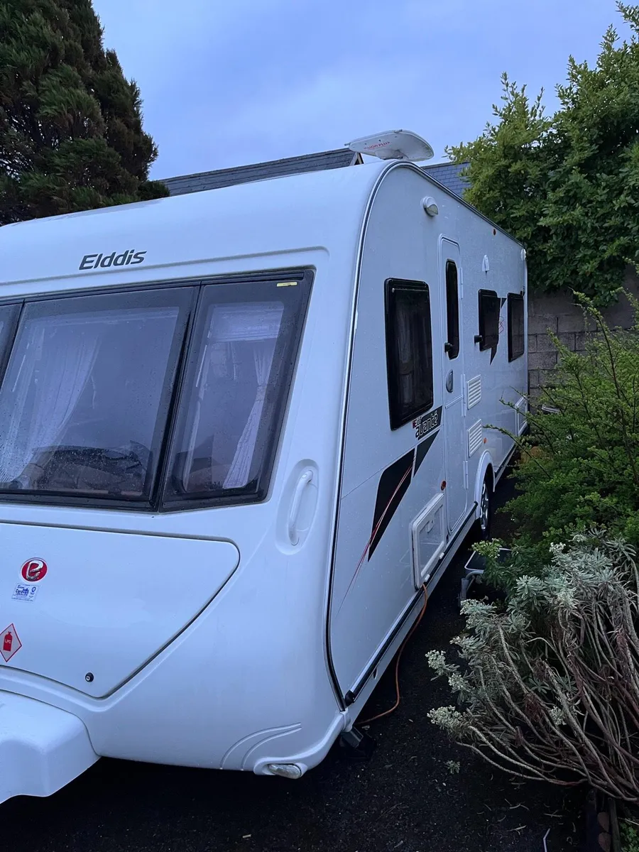 2012 Elddis Avante 526 6 berth - Image 2