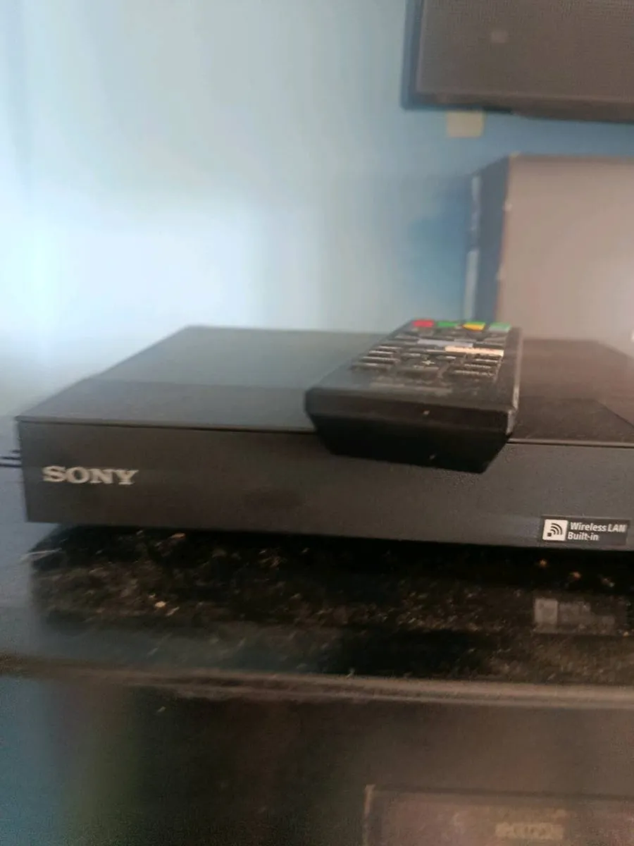 Sony dvd player and remote - Image 3
