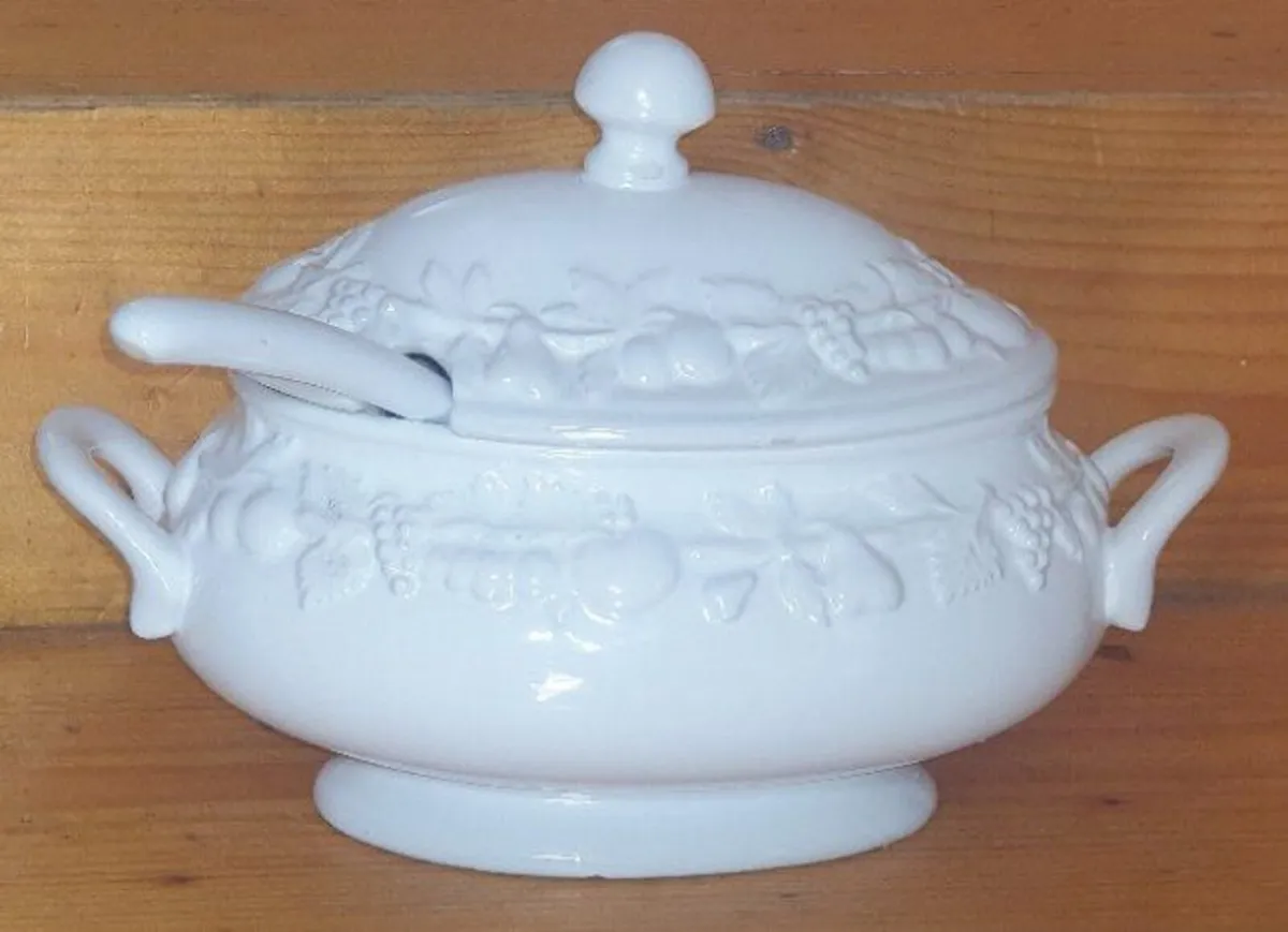 Pristine Vintage White Ceramic Soup Tureen/Ladles - Image 4