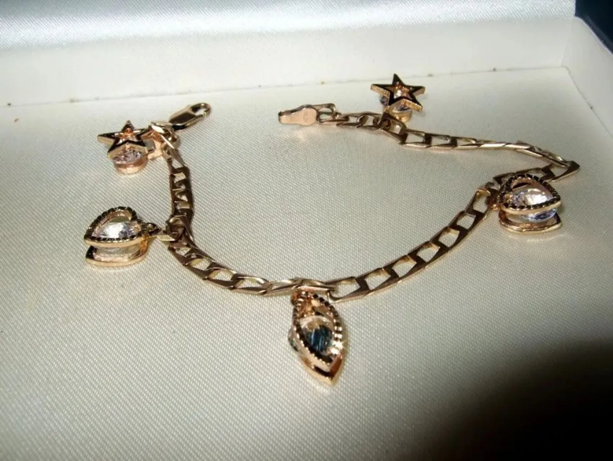 Vintage 9ct Gold Charm Bracelet - Image 2