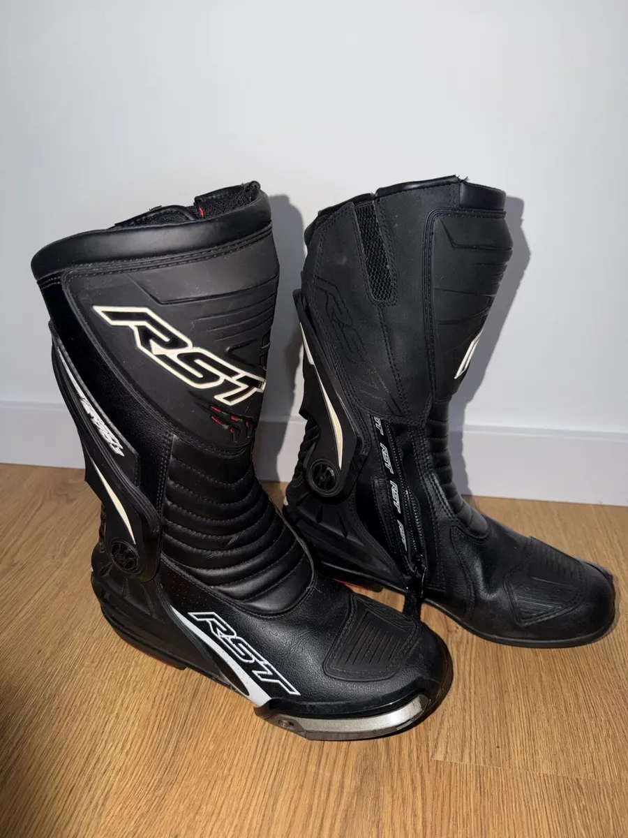 RST Tractech Evo III Boots –Size 42 / UK8 - Image 1