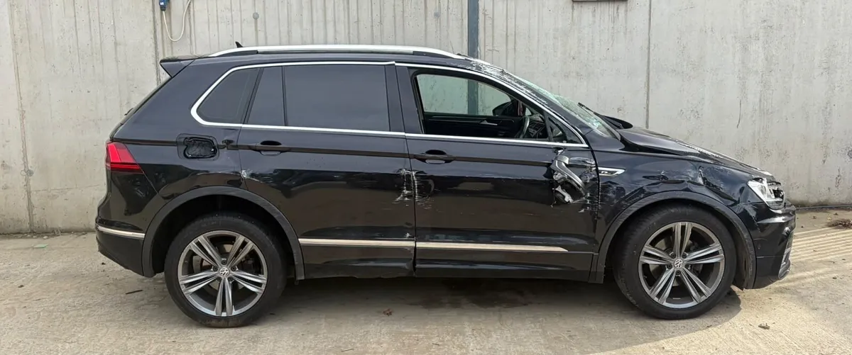 2017 VW Tiguan for parts - Image 2