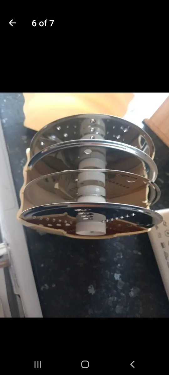Hinari food processor and blades - Image 3
