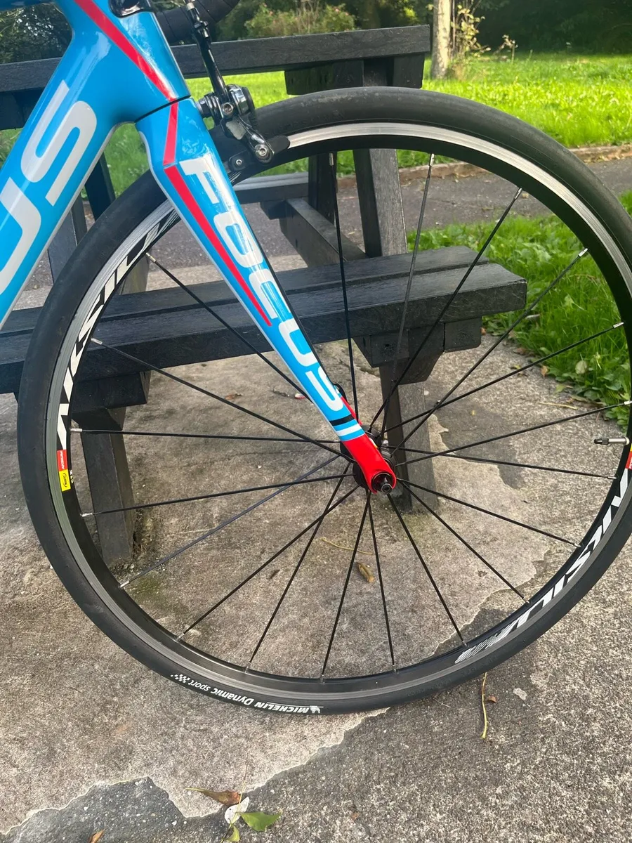 Focus Cayo Carbon Road bike. - Image 2