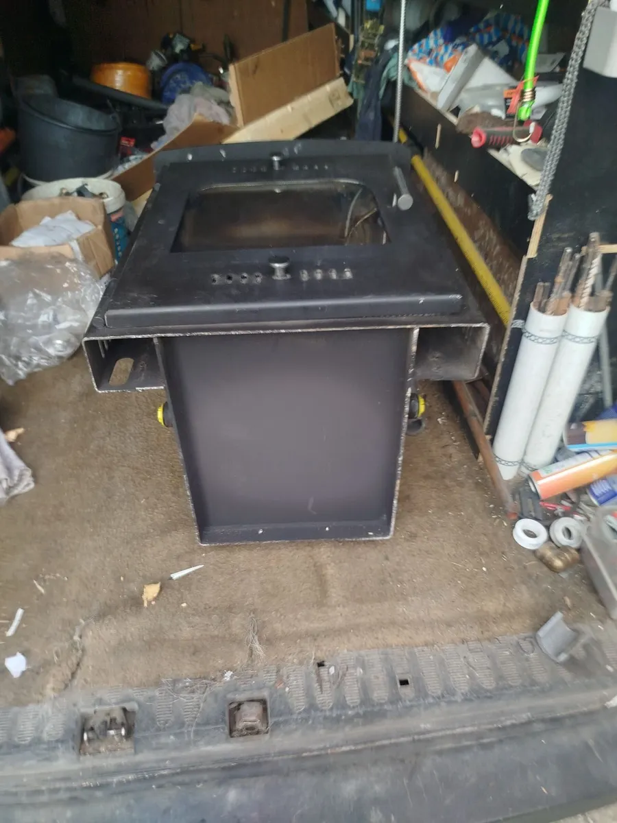 stove  2nd,    with  water  boiler,  inset - Image 1