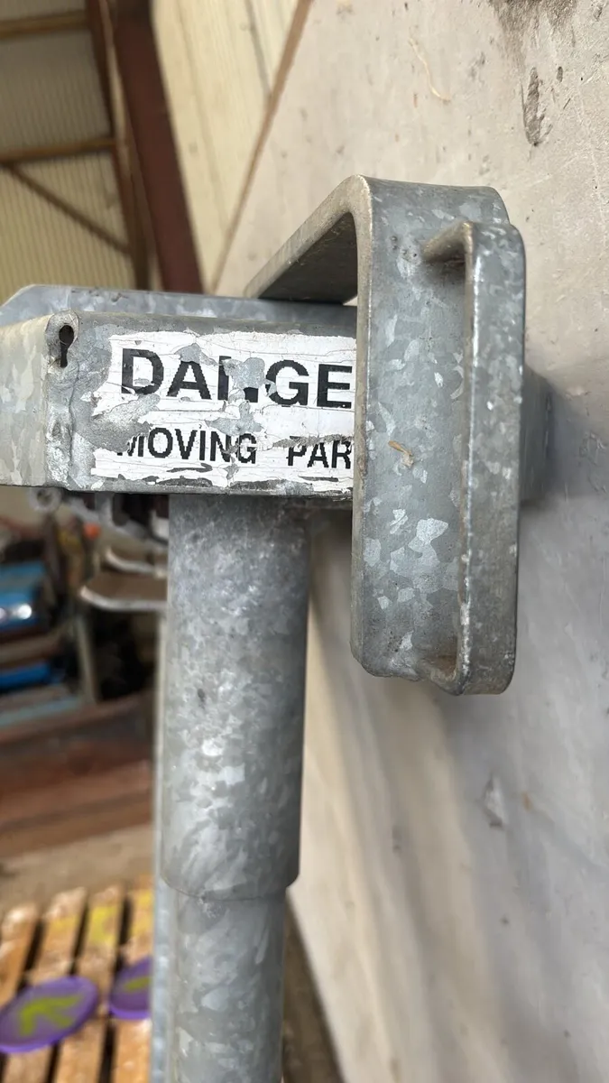 Donovan Engineering Cattle Crush Gate - Image 3