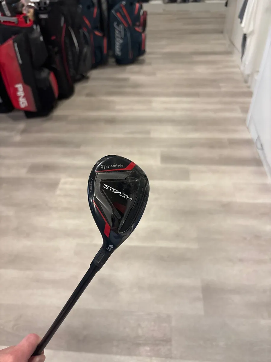 Taylor Made Stealth (4 Hybrid) Reg - Image 1