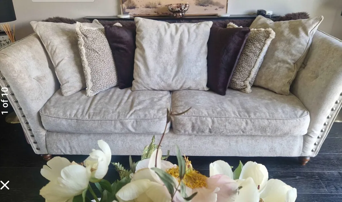 Sofa and loveseat - Image 1
