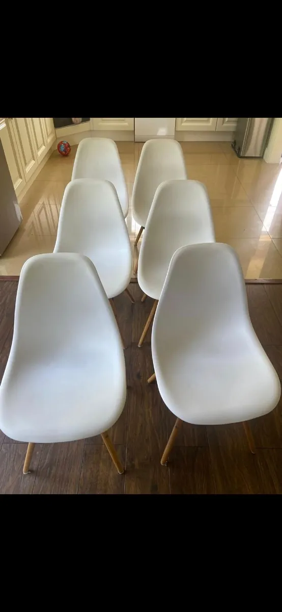 6 chairs - Image 1