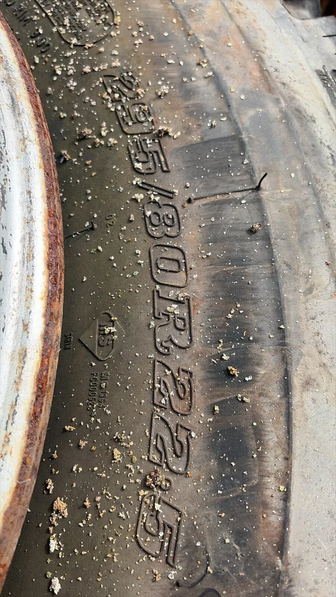 Lorry wheels - Image 3