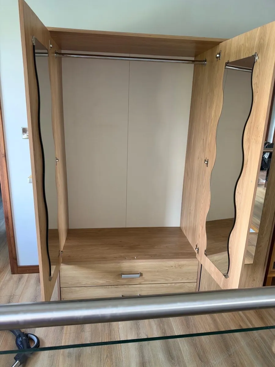 Wardrobe - Image 3