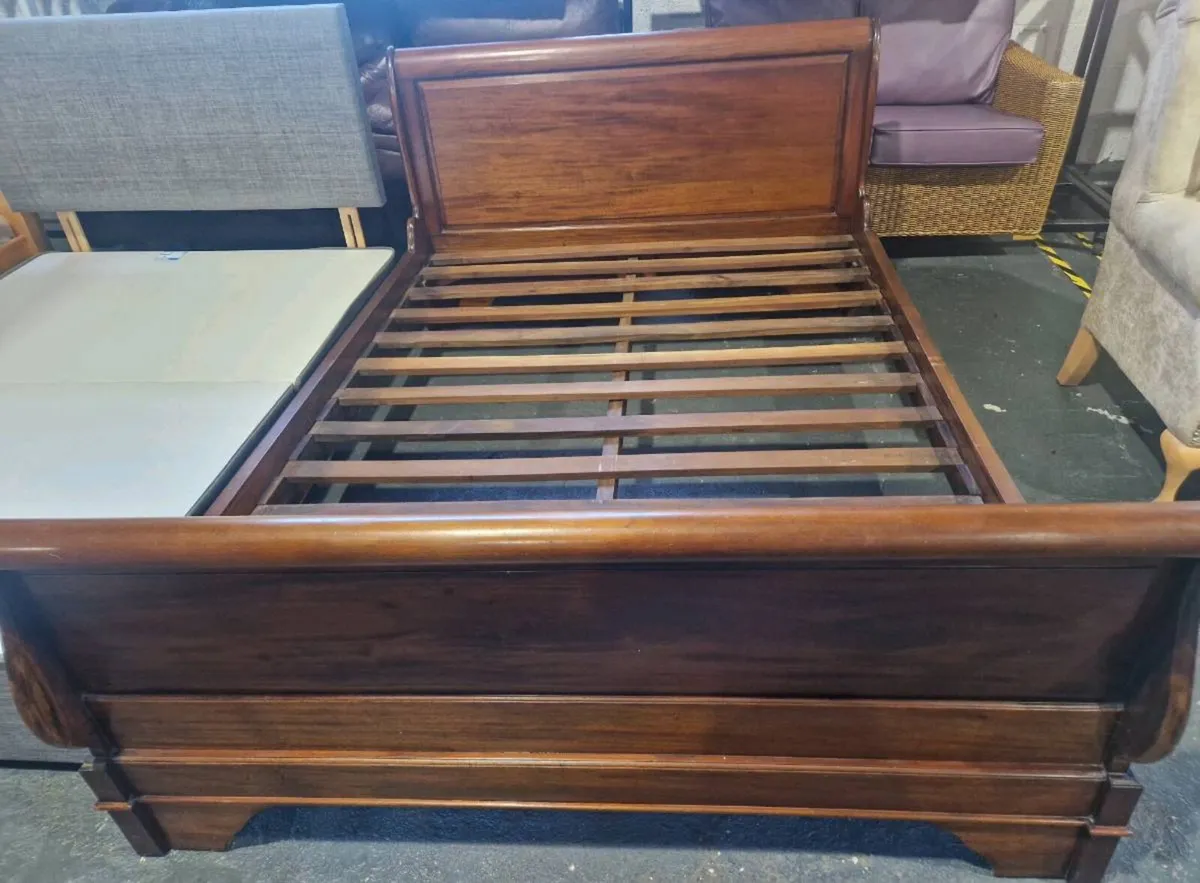 Beautiful solid mahogany sleigh bed - Image 2