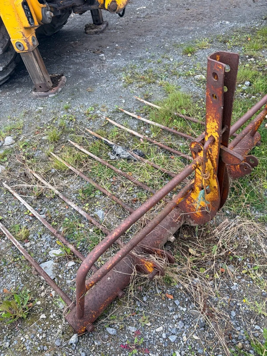 Tipping dung fork - Image 1