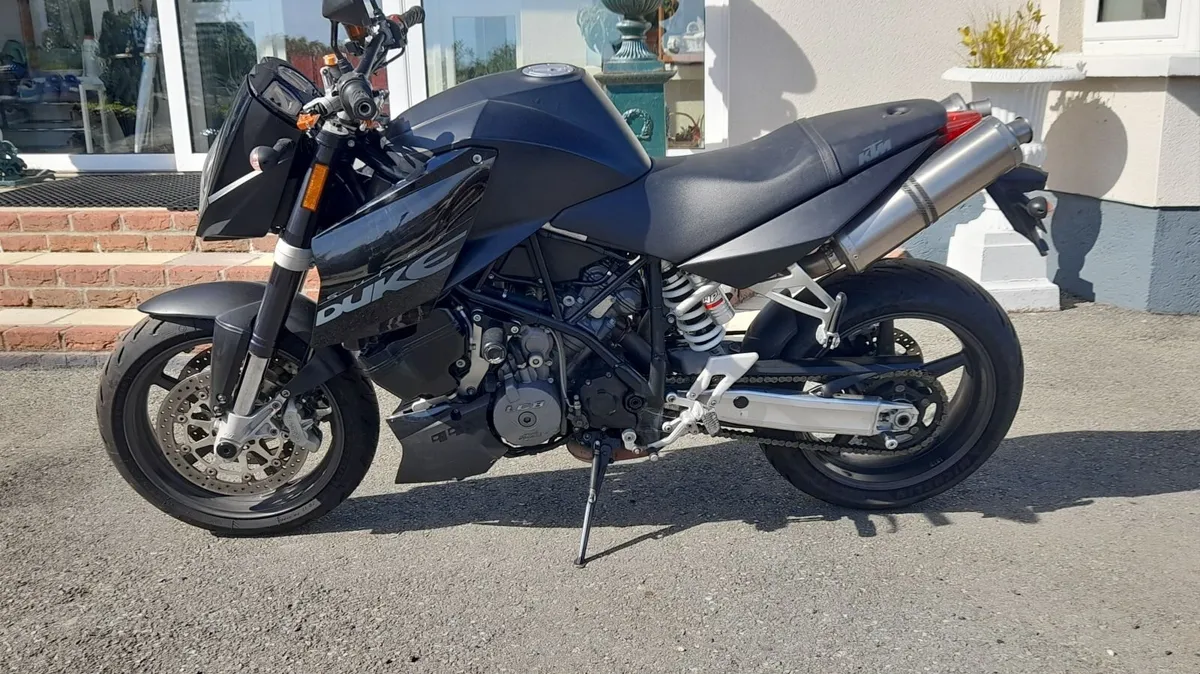 KTM 990 Super Duke - Image 2