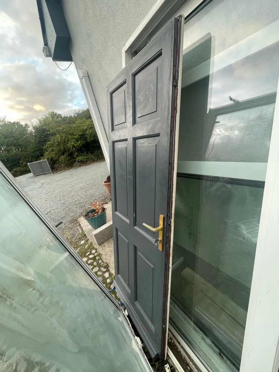 Exterior door - Image 1