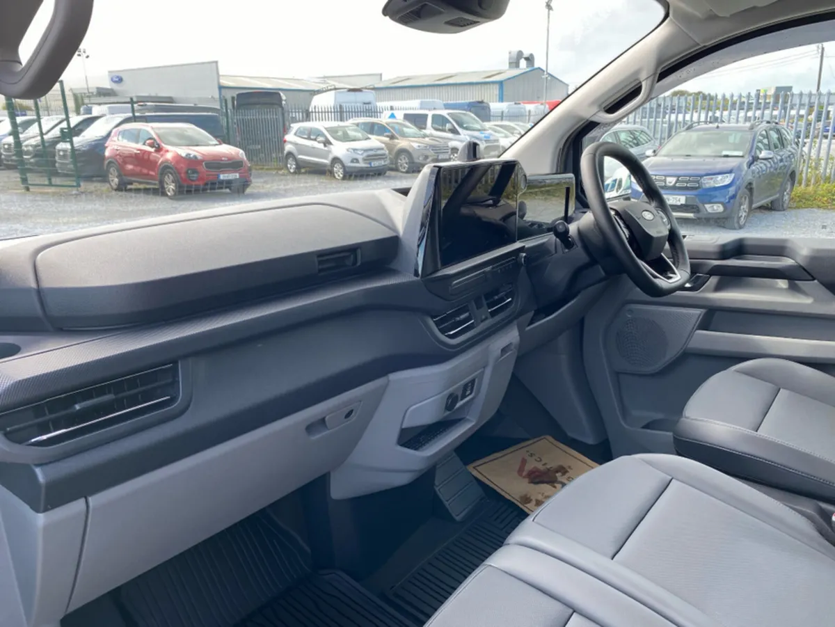 Ford Transit Custom Limited 2.5 PHEV 232BHP SWB... - Image 4