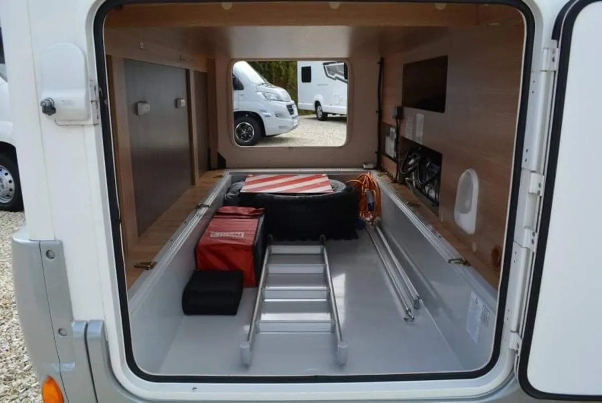 Motorhome - Image 3